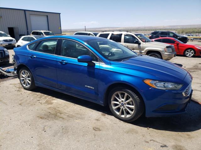 3FA6P0LU7HR306862 - 2017 FORD FUSION SE HYBRID BLUE photo 4