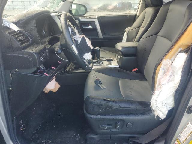 JTEBU5JR0J5592362 - 2018 TOYOTA 4RUNNER SR5/SR5 PREMIUM Silber Foto 7