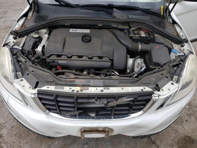 YV4902DZ2D2442135 - 2013 VOLVO XC60 T6 WHITE photo 12