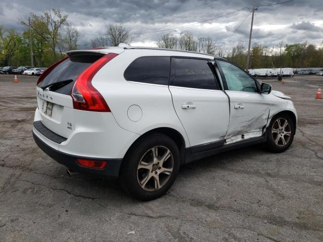 YV4902DZ2D2442135 - 2013 VOLVO XC60 T6 WHITE photo 3