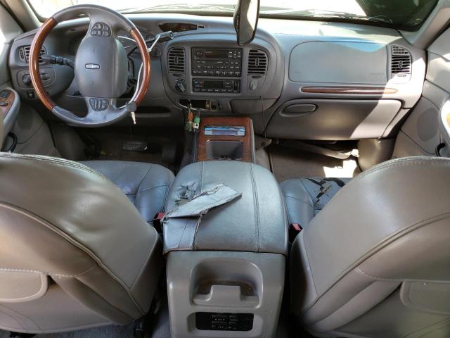 5LMFU28R02LJ07587 - 2002 LINCOLN NAVIGATOR შავი ფოტო 8