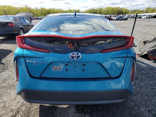 JTDKARFP1J3094632 - 2018 TOYOTA PRIUS PRIM BLUE photo 6