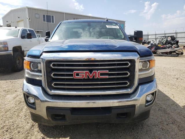 1GT12SEG2HF220085 - 2017 GMC SIERRA K2500 SLE BLUE photo 5