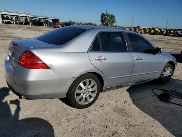 1HGCM66457A072106 - 2007 HONDA ACCORD SE SILVER photo 3