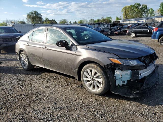 4T1C11AKXMU574907 - 2021 TOYOTA CAMRY LE GRAY photo 4