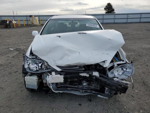 4T1BE32K45U603622 - 2005 TOYOTA CAMRY LE WHITE photo 5