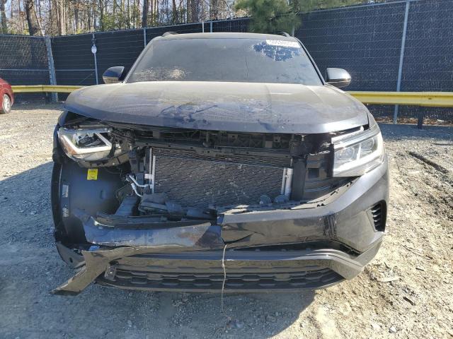 1V2KE2CA5PC227394 - 2023 VOLKSWAGEN ATLAS CROS SE BLACK photo 5
