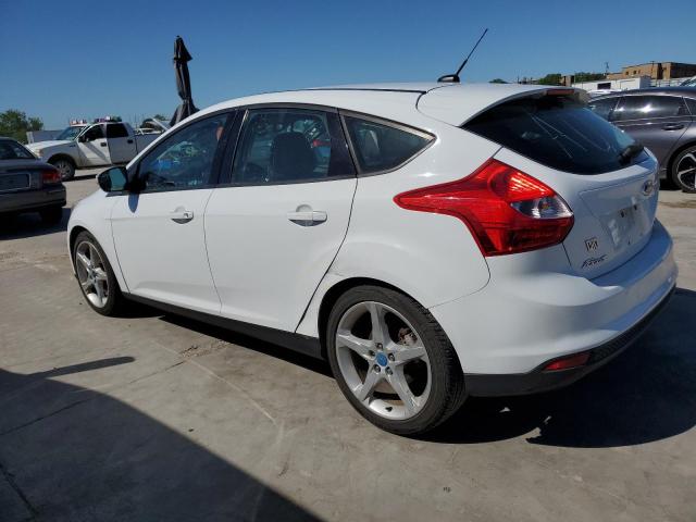 1FADP3K24EL321001 - 2014 FORD FOCUS SE WHITE photo 2