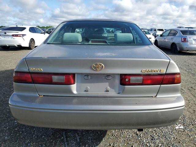 JT2BG22K7W0166693 - 1998 TOYOTA CAMRY CE SILVER photo 6