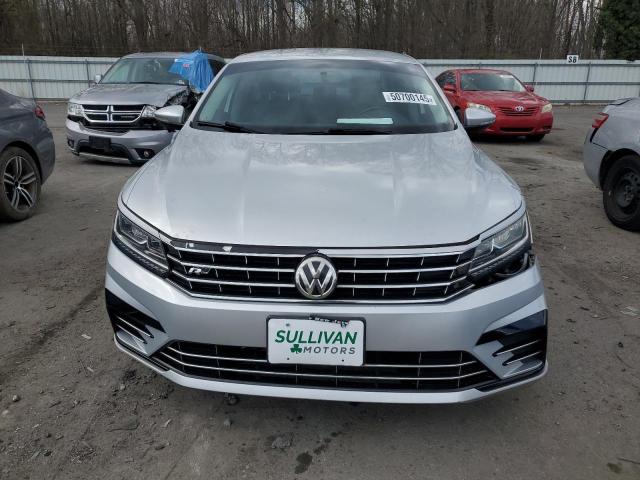 1VWDT7A32HC057253 - 2017 VOLKSWAGEN PASSAT R-LINE Silber Foto 5