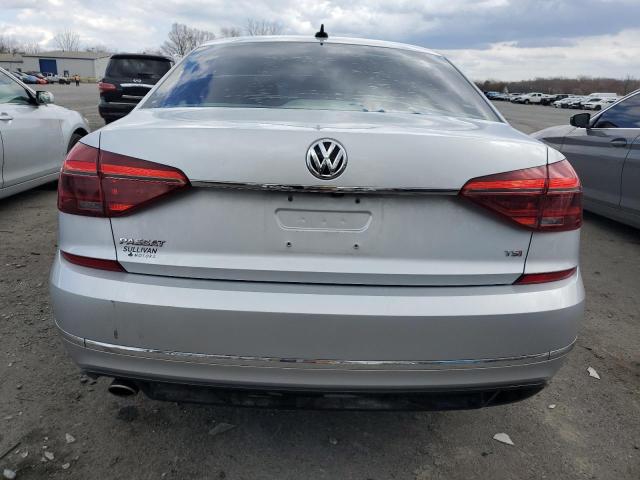 1VWDT7A32HC057253 - 2017 VOLKSWAGEN PASSAT R-LINE Silber Foto 6