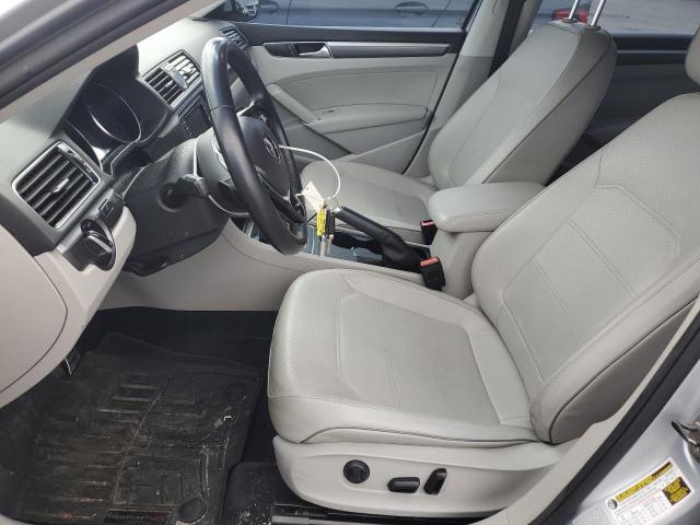 1VWDT7A32HC057253 - 2017 VOLKSWAGEN PASSAT R-LINE Silber Foto 7