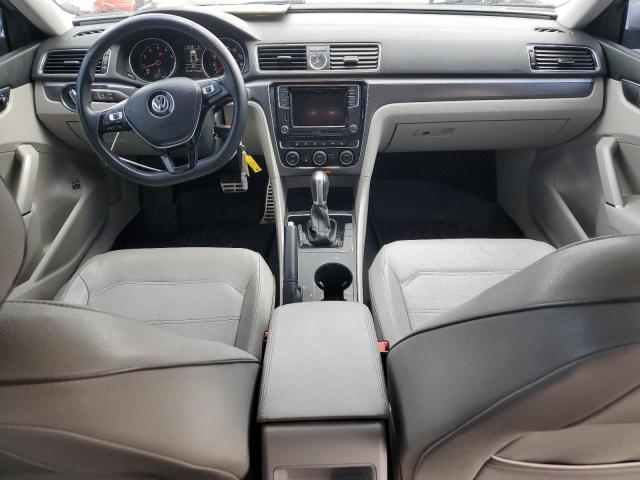 1VWDT7A32HC057253 - 2017 VOLKSWAGEN PASSAT R-LINE Silber Foto 8