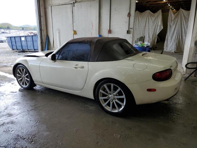 JM1NC25F560110279 - 2006 MAZDA MX-5 MIATA WHITE photo 2