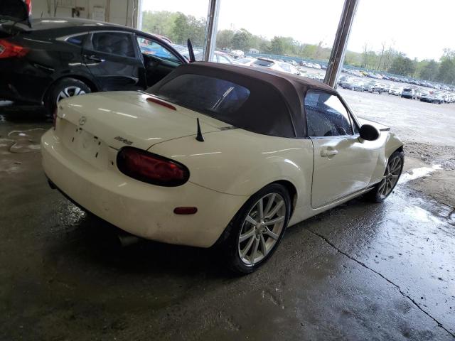 JM1NC25F560110279 - 2006 MAZDA MX-5 MIATA WHITE photo 3