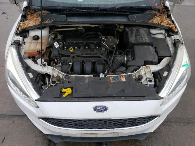 1FADP3F2XFL304926 - 2015 FORD FOCUS SE WHITE photo 11