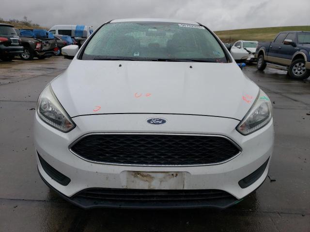 1FADP3F2XFL304926 - 2015 FORD FOCUS SE WHITE photo 5