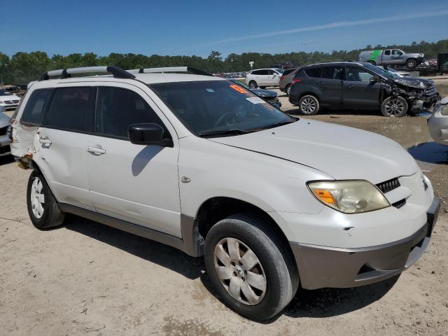 JA4LX31F05U028727 - 2005 MITSUBISHI OUTLANDER LS WHITE photo 4