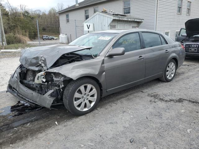 2005 TOYOTA AVALON XL, 