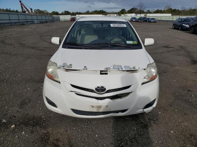 JTDBT923884007665 - 2008 TOYOTA YARIS WHITE photo 5