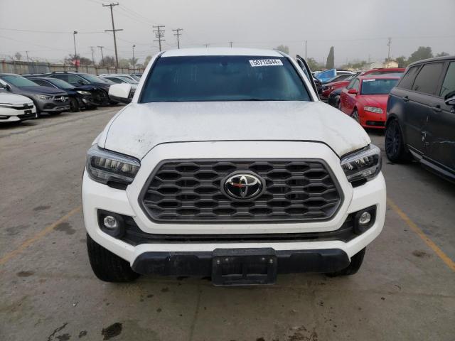 3TMDZ5BNXPM151528 - 2023 TOYOTA TACOMA DOUBLE CAB WHITE photo 5