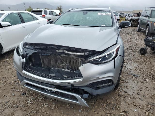 SJKCH5CRXJA056114 - 2018 INFINITI QX30 BASE SILVER photo 5