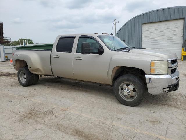 1GCJK33628F218322 - 2008 CHEVROLET SILVERADO K3500 GOLD photo 4