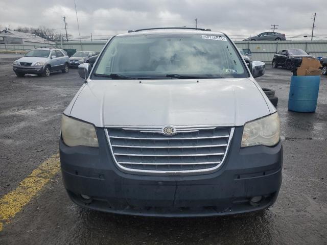 2A4RR5DX5AR395327 - 2010 CHRYSLER TOWN & COU TOURING SILVER photo 5