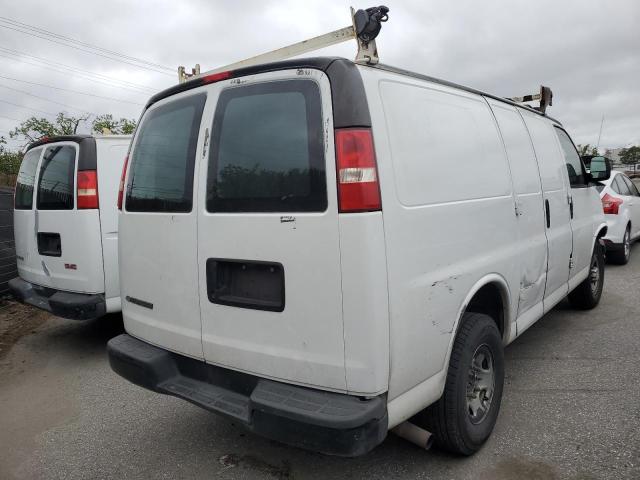 1GCWGFFF4F1100920 - 2015 CHEVROLET EXPRESS G2 WHITE photo 3