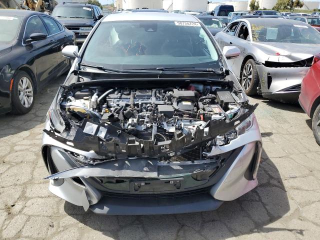 JTDKARFP7H3059555 - 2017 TOYOTA PRIUS PRIM ვერცხლისფერი ფოტო 5