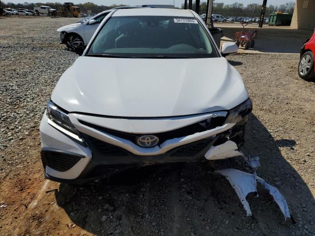 4T1G31AK8PU610965 - 2023 TOYOTA CAMRY SE NIGHT SHADE WHITE photo 5