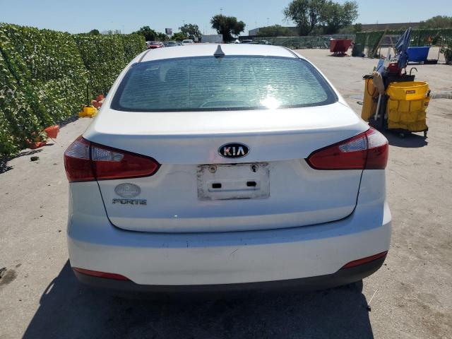 KNAFX4A64G5519319 - 2016 KIA FORTE LX WHITE photo 6