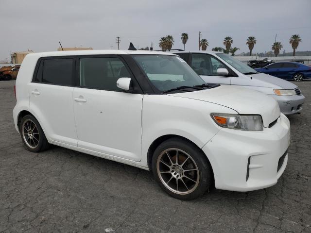 JTLZE4FE4DJ047376 - 2013 TOYOTA SCION XB WHITE photo 4