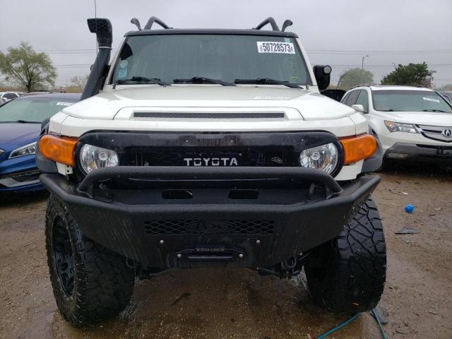 JTEBU4BF7AK082459 - 2010 TOYOTA FJ CRUISER WHITE photo 5