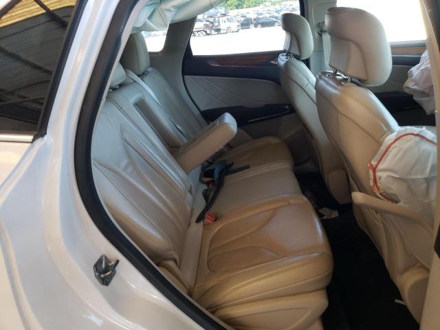 5LMCJ2C98HUL45743 - 2017 LINCOLN MKC SELECT Սպիտակ լուսանկար 11