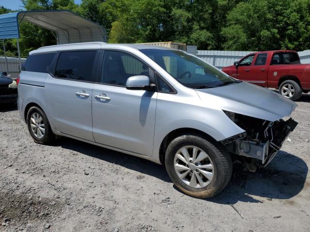 KNDMB5C19H6249595 - 2017 KIA SEDONA LX SILVER photo 4