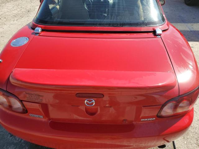 JM1NB353920231387 - 2002 MAZDA MX-5 MIATA BASE RED photo 10