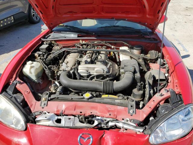 JM1NB353920231387 - 2002 MAZDA MX-5 MIATA BASE RED photo 11