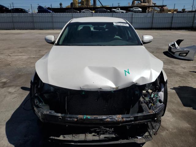 KNAGM4A73F5600333 - 2015 KIA OPTIMA LX WHITE photo 5