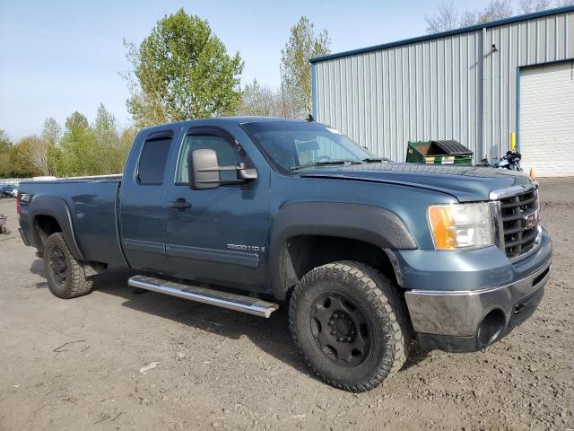 1GTHK49K09E139232 - 2009 GMC SIERRA K2500 HEAVY DUTY BLUE photo 4