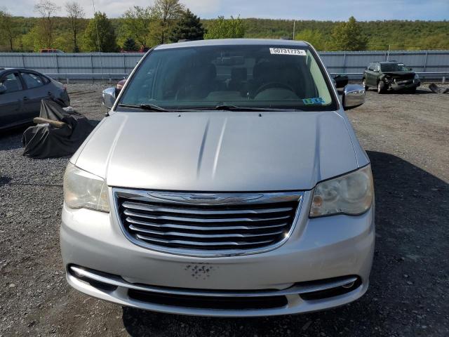 2A4RR8DG6BR705150 - 2011 CHRYSLER TOWN & COU TOURING L SILVER photo 5