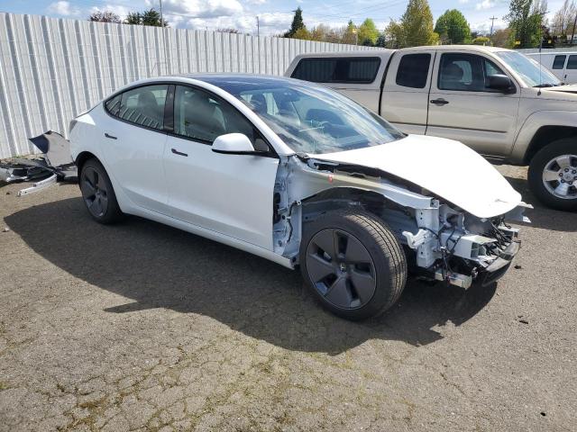 5YJ3E1EAXPF477973 - 2023 TESLA MODEL 3 WHITE photo 4