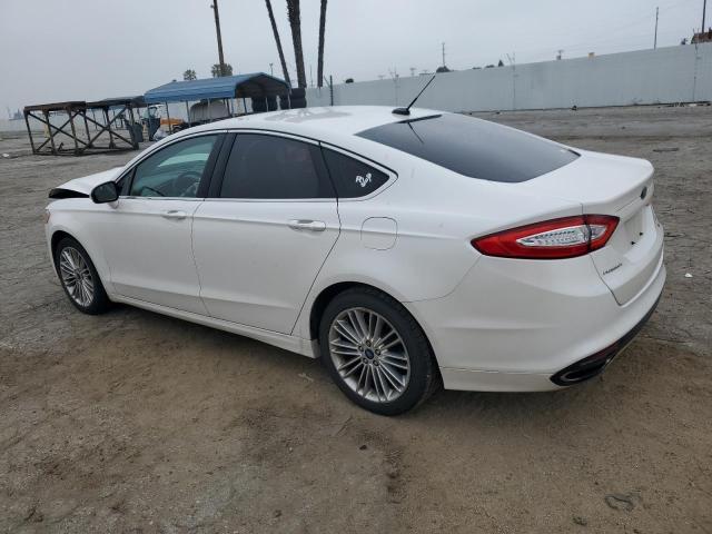 3FA6P0T98FR212854 - 2015 FORD FUSION SE WHITE photo 2