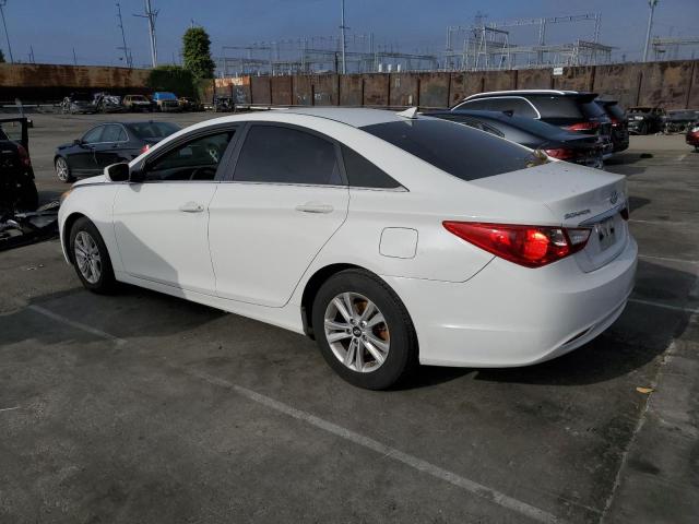 5NPEB4AC9DH714377 - 2013 HYUNDAI SONATA GLS WHITE photo 2