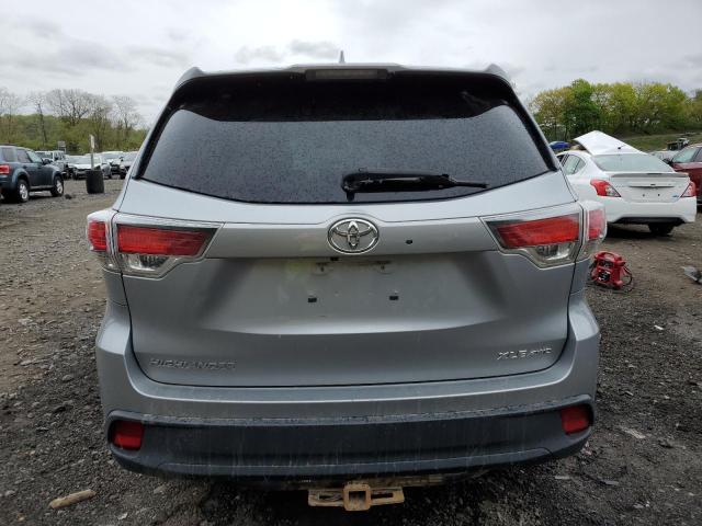 5TDJKRFH7FS210911 - 2015 TOYOTA HIGHLANDER XLE SILVER photo 6