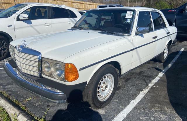 WDB12313012192421 - 1980 MERCEDES-BENZ 300 D WHITE photo 2