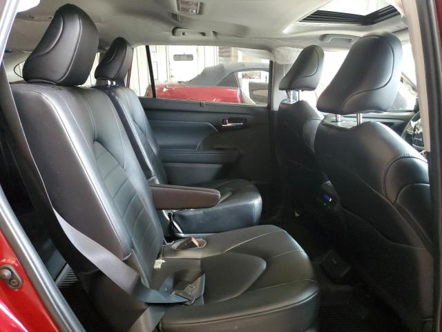 5TDGZRBH0NS568362 - 2022 TOYOTA HIGHLANDER XLE 红色 照片 11