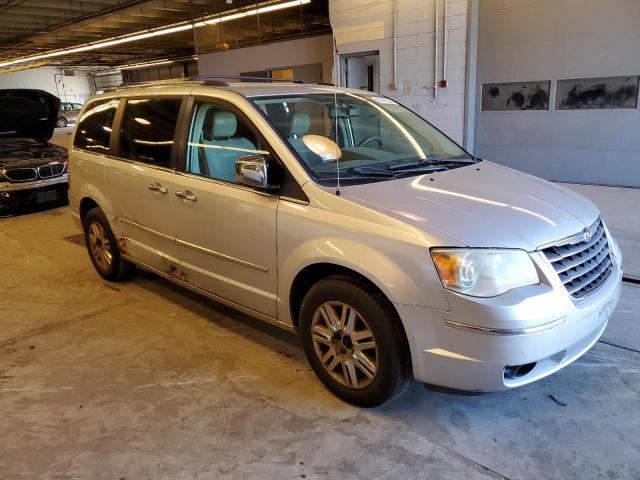 2A8HR64X28R613508 - 2008 CHRYSLER TOWN & COU LIMITED SILVER photo 4