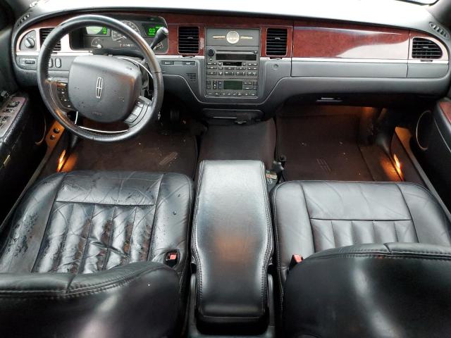 1LNHM88W45Y606680 - 2005 LINCOLN TOWN CAR EXECUTIVE BLACK photo 8