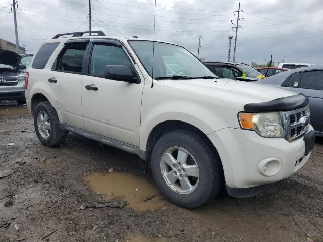 1FMCU03749KB40138 - 2009 FORD ESCAPE XLT WHITE photo 4